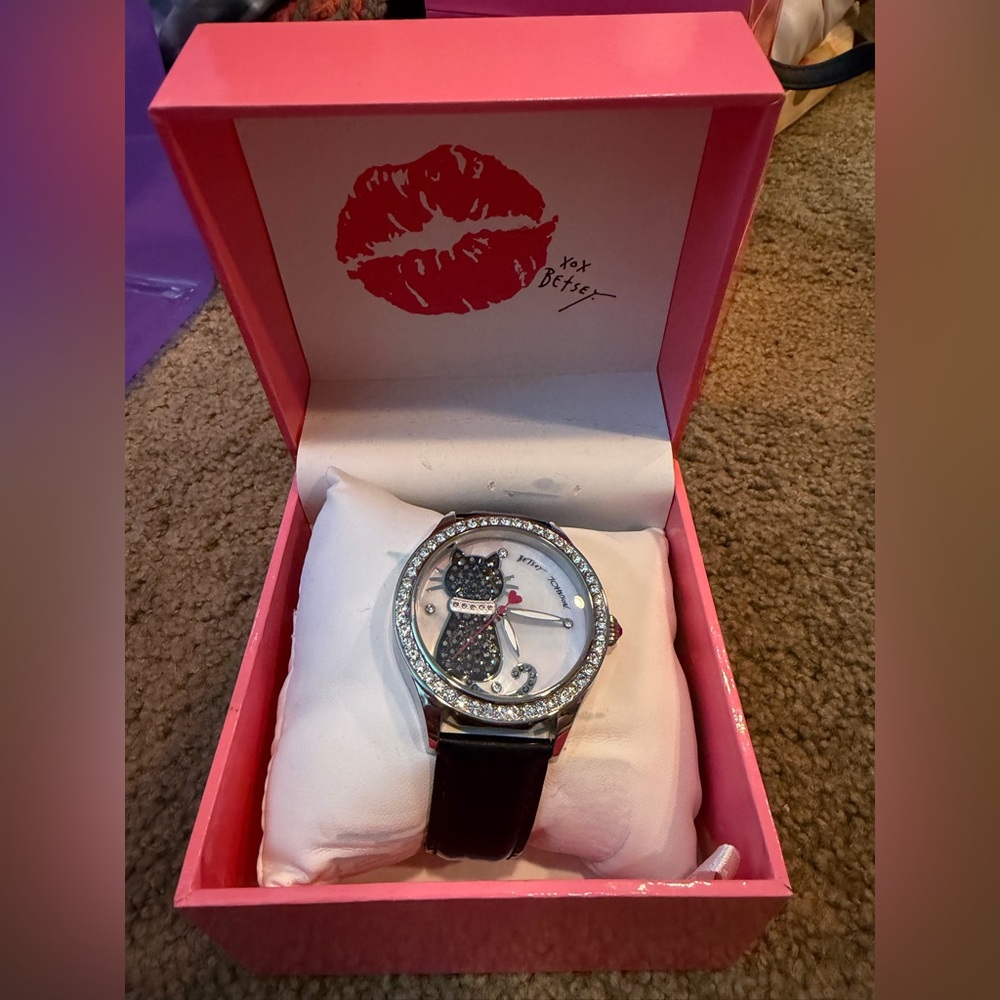 Lot of 11 Vintage Retired Betsey Johnson Watches - Picture 7 of 12
